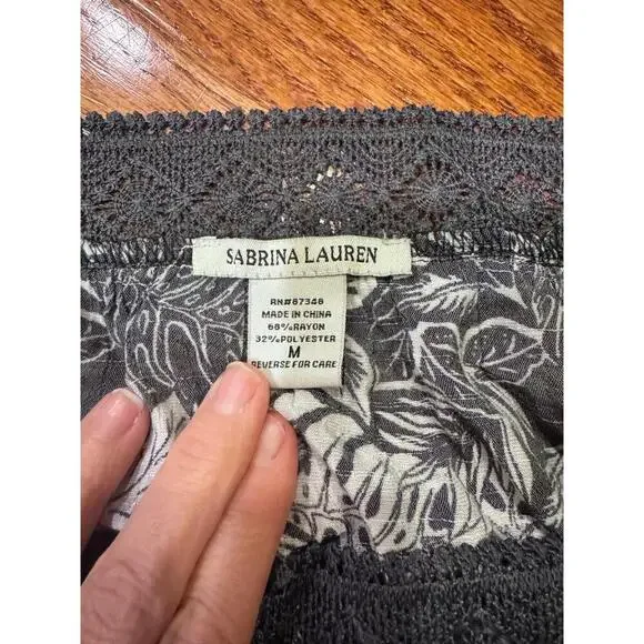 Sabrina Lauren Floral Square Neck Bell Sleeve Blouse Size Medium - Picture 2 of 5